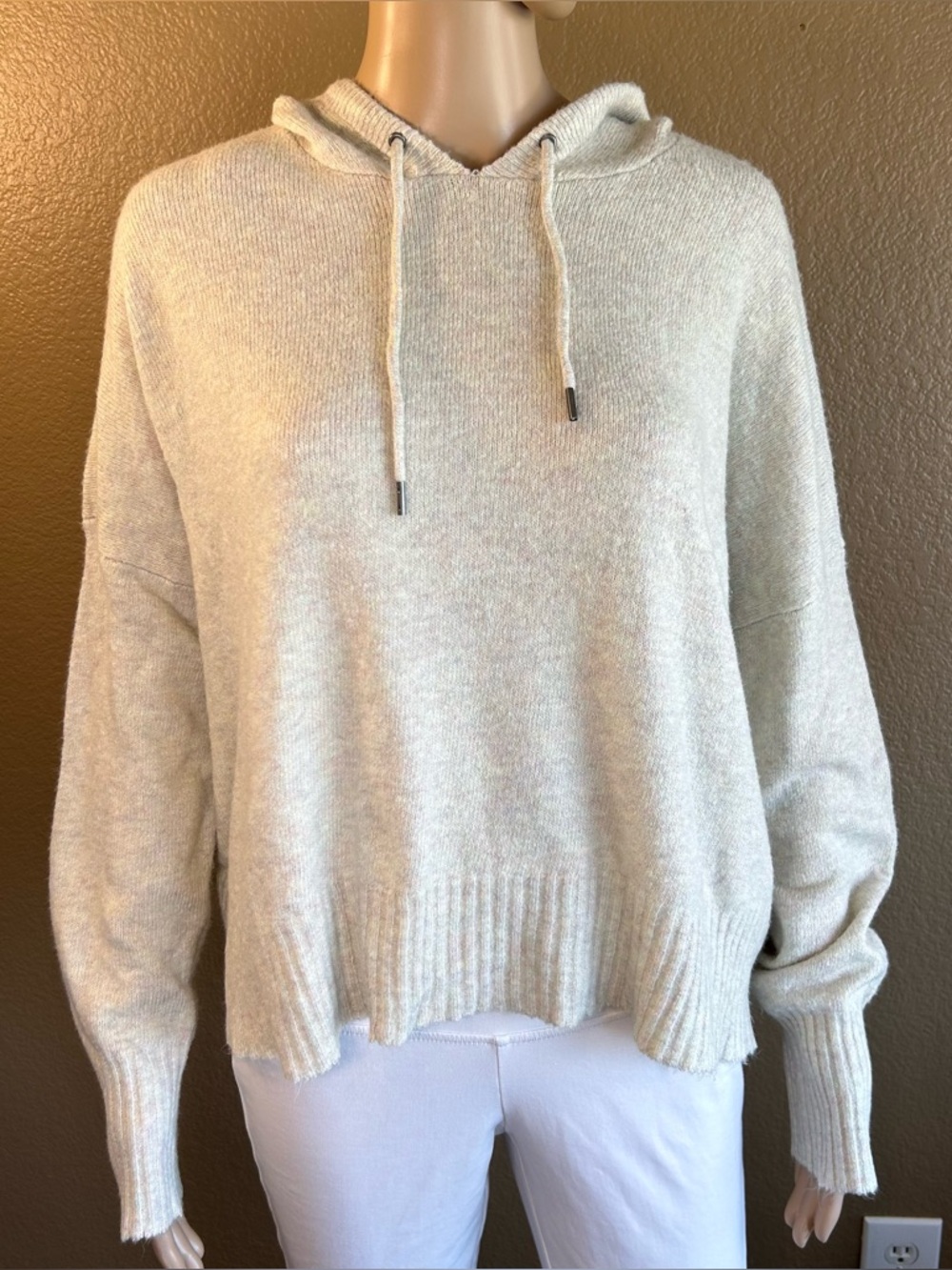 American Eagle Hooded Sweater Womens Large Cream Soft Knit Pullover Hoodie Cozy
